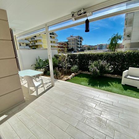 Appartamento Al Mare Con Giardino, Spiaggia E Piscina 阿尔巴·阿德里亚蒂卡 外观 照片