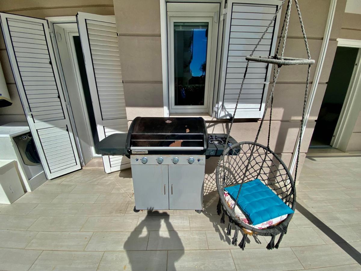 Appartamento Al Mare Con Giardino, Spiaggia E Piscina 阿尔巴·阿德里亚蒂卡 外观 照片